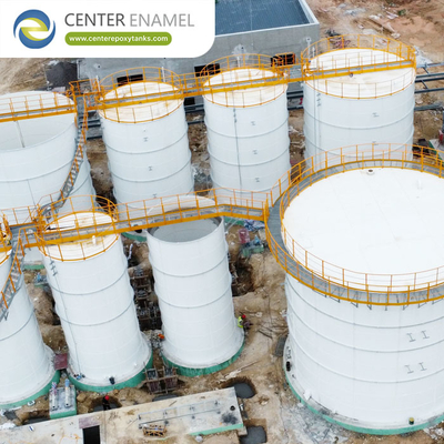 Beveiligde epoxy-gecoate tanks voor raffinaderijedistillaten van staal