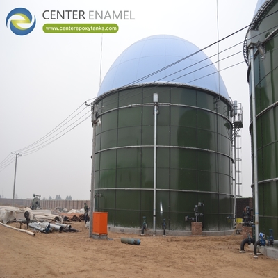Dubbele membraan daken voor de behandeling van cassava afvalwater: vangt biogas op uit industrieel afvalwater.