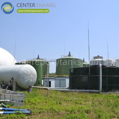 Dubbele membraan daken voor landbouw afval: Biogas wordt verzameld uit landbouwbijproducten.